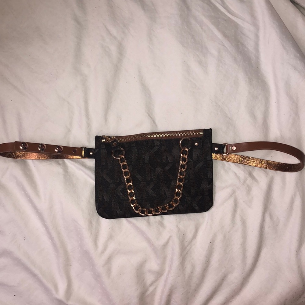 Michael Kors Fanny pack size xl